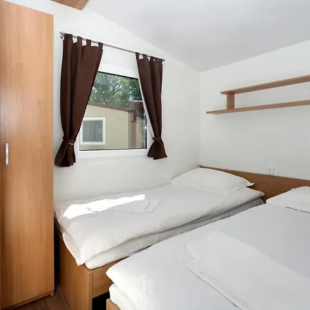 Ulika Mobile Homes - Naturist 4* Červar-Porat